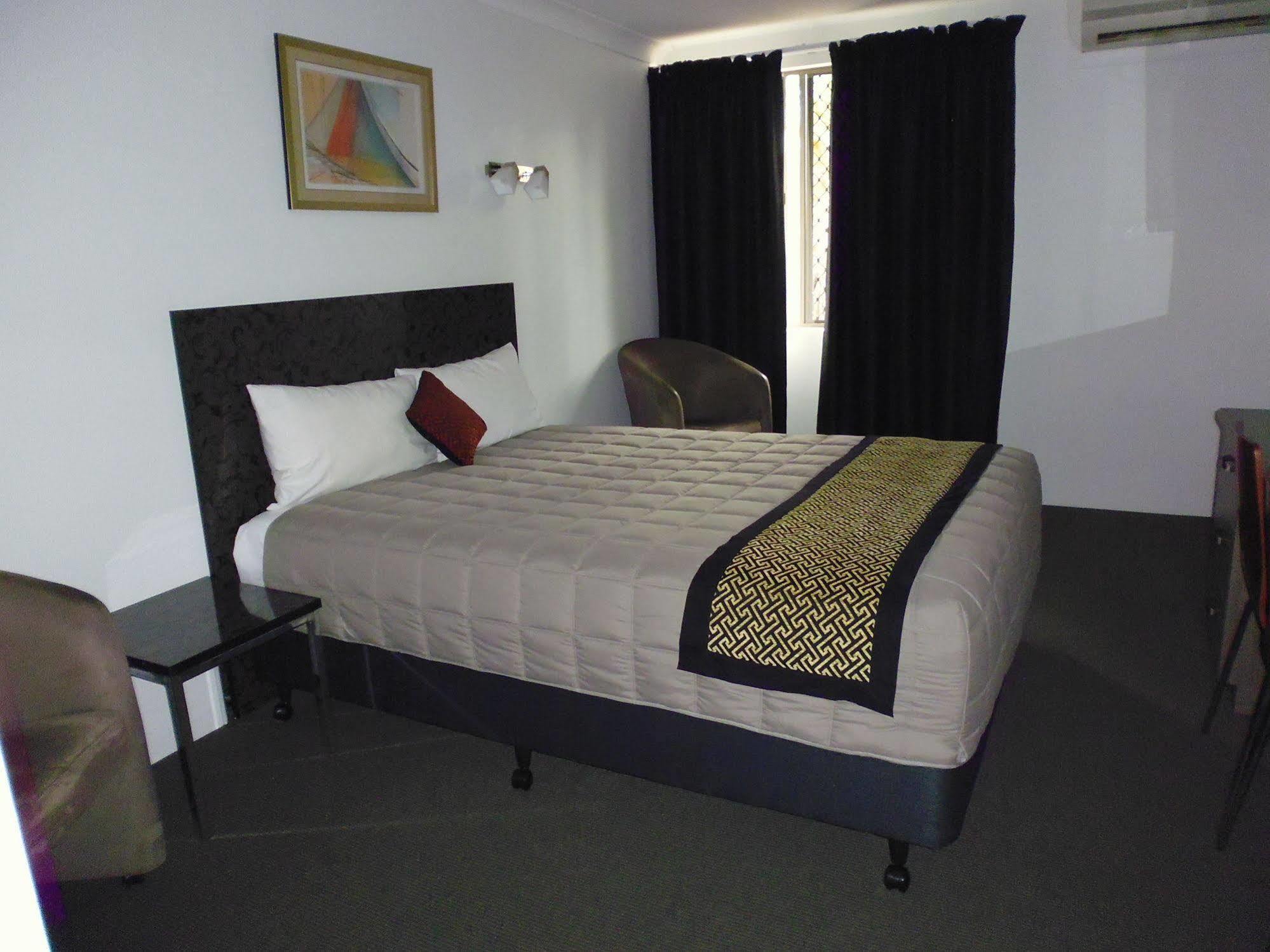 Burke & Wills Motor Inn Kingaroy Buitenkant foto